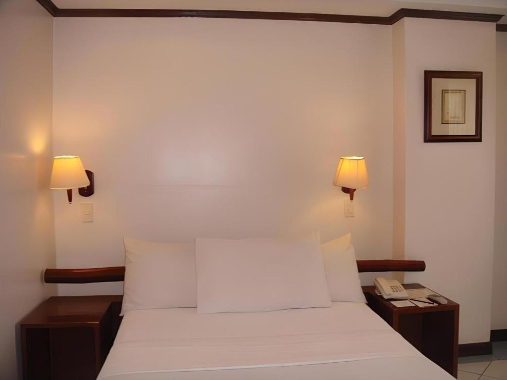 Soledad Suites Panglao Εξωτερικό φωτογραφία